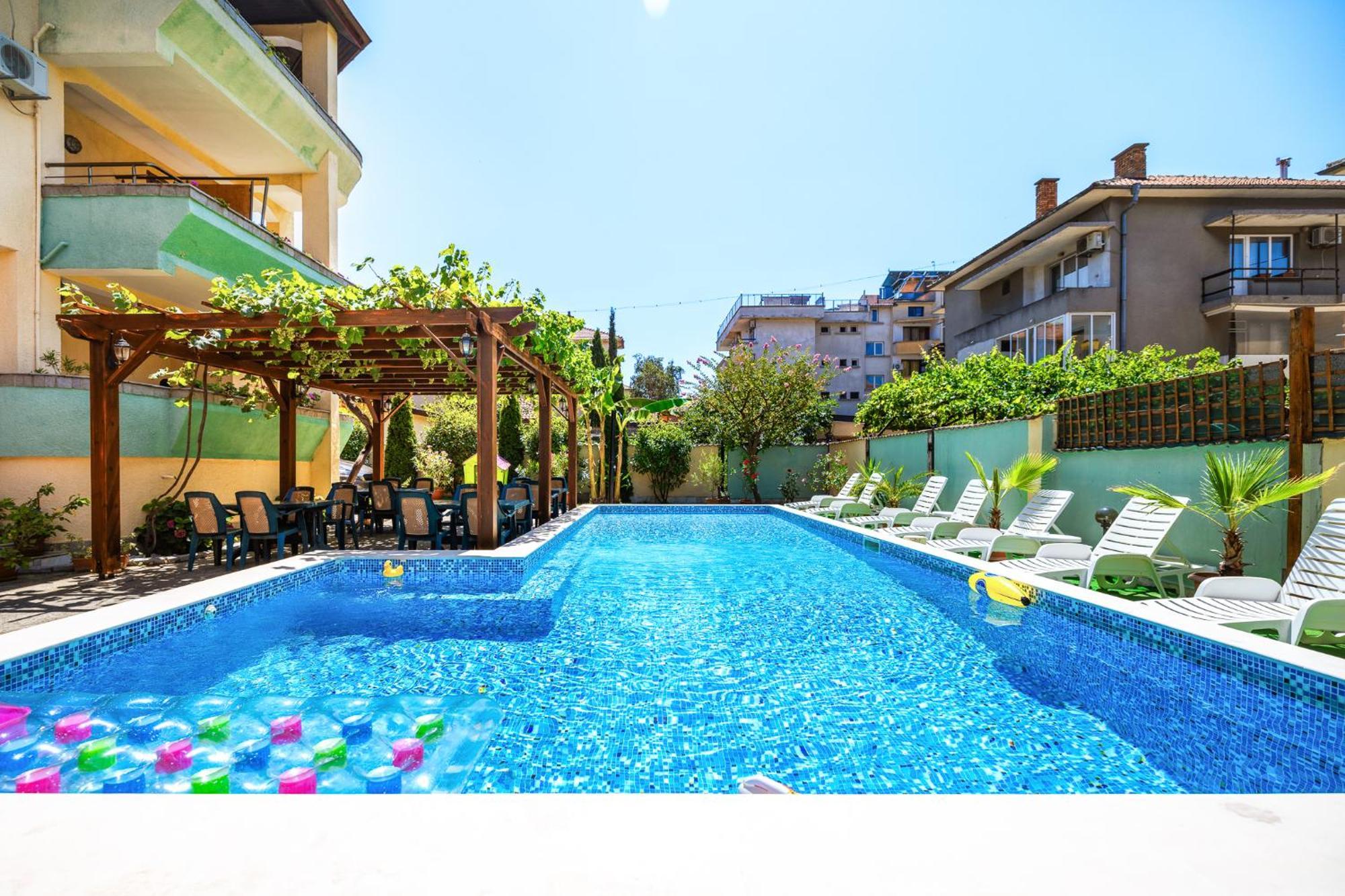 Paradise Chernomorets Bagian luar foto